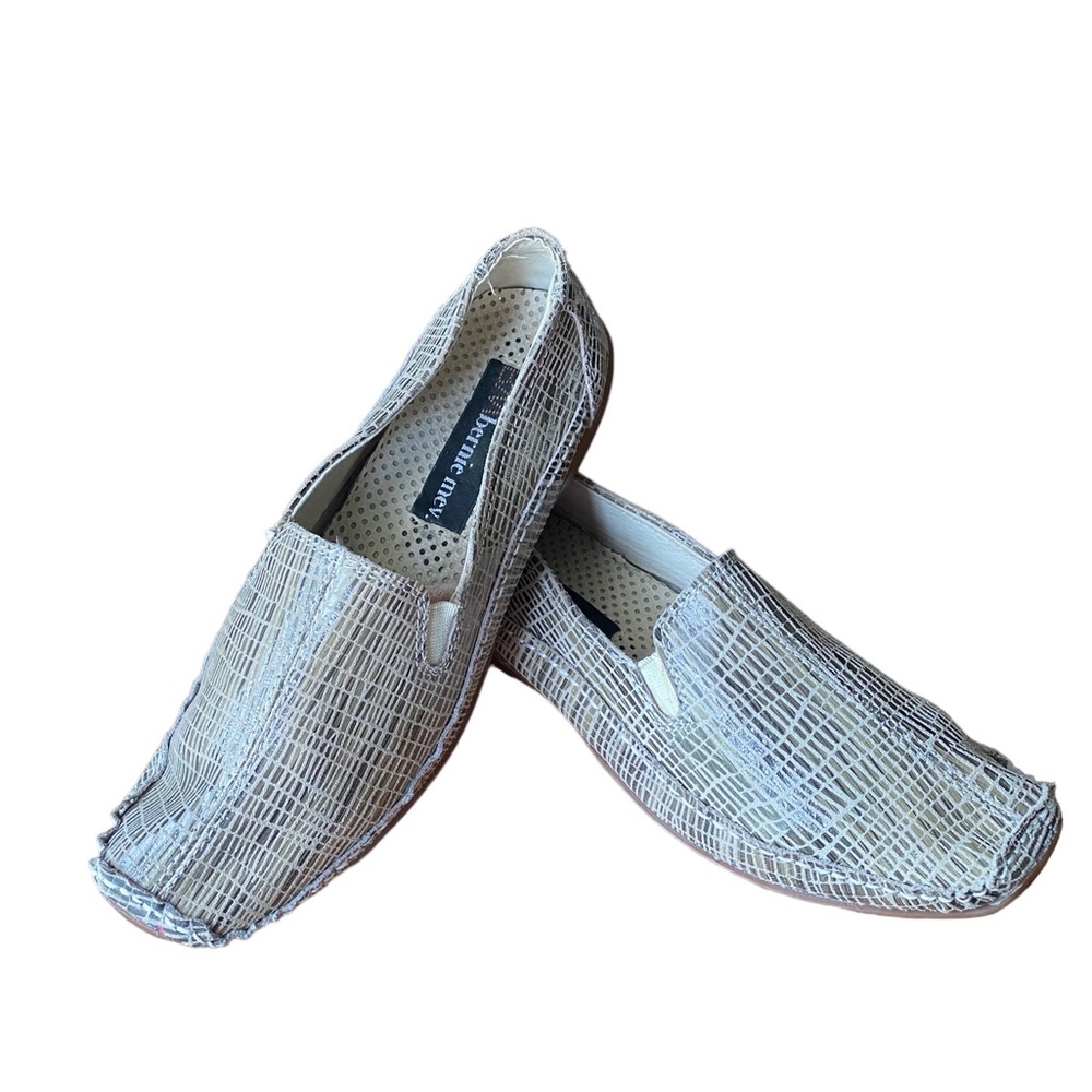 Bernie Mev puff loafers size 39/ 8- 8.5 Tan